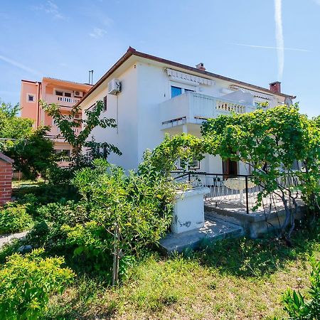 Apartments Biserka Barbat na Rabu Exterior photo