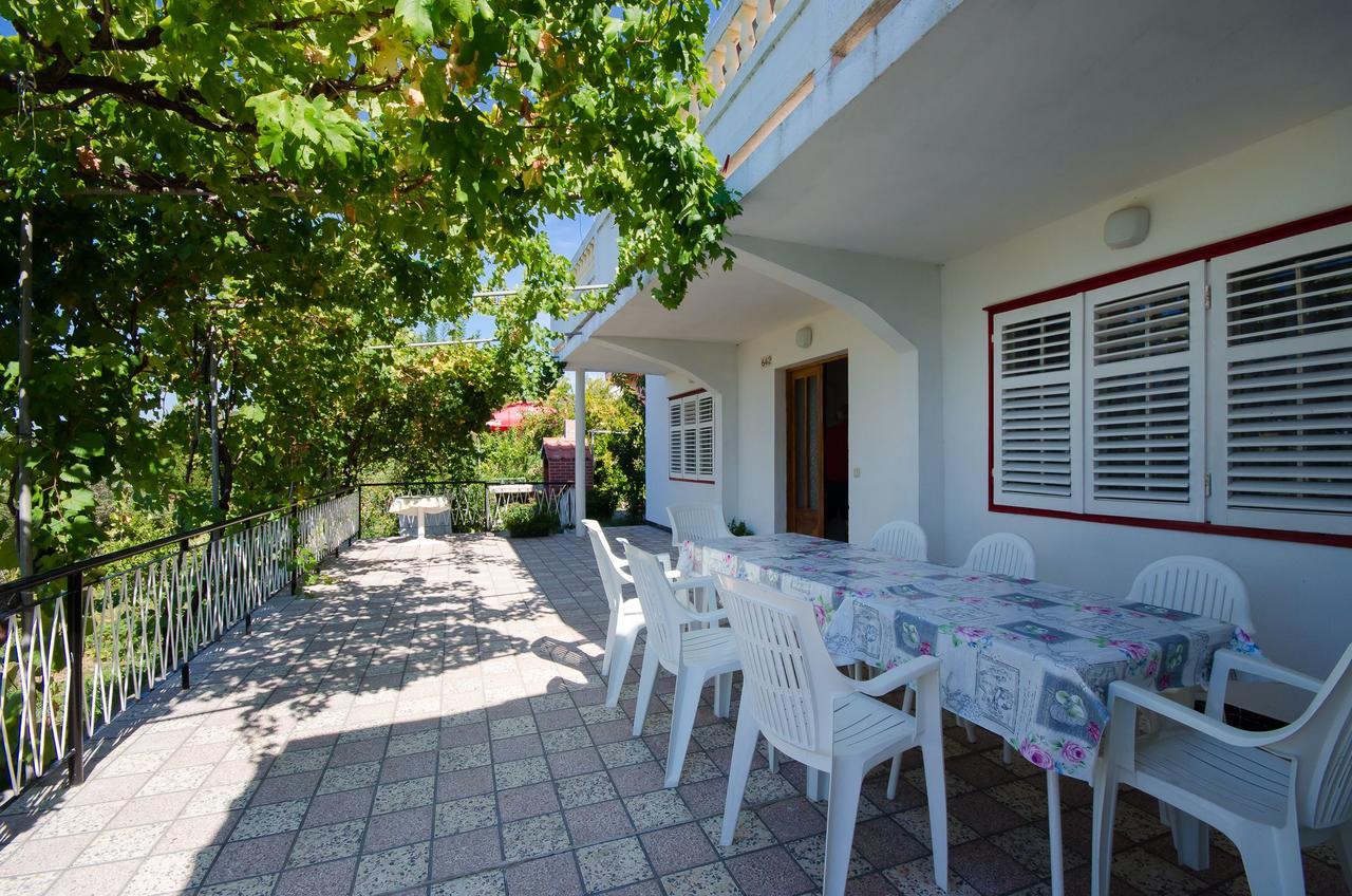 Apartments Biserka Barbat na Rabu Exterior photo