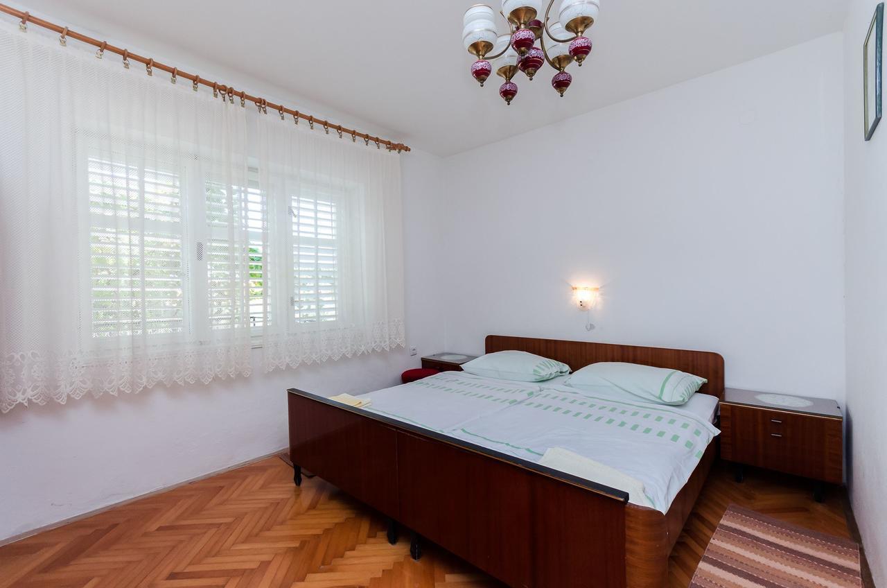 Apartments Biserka Barbat na Rabu Exterior photo