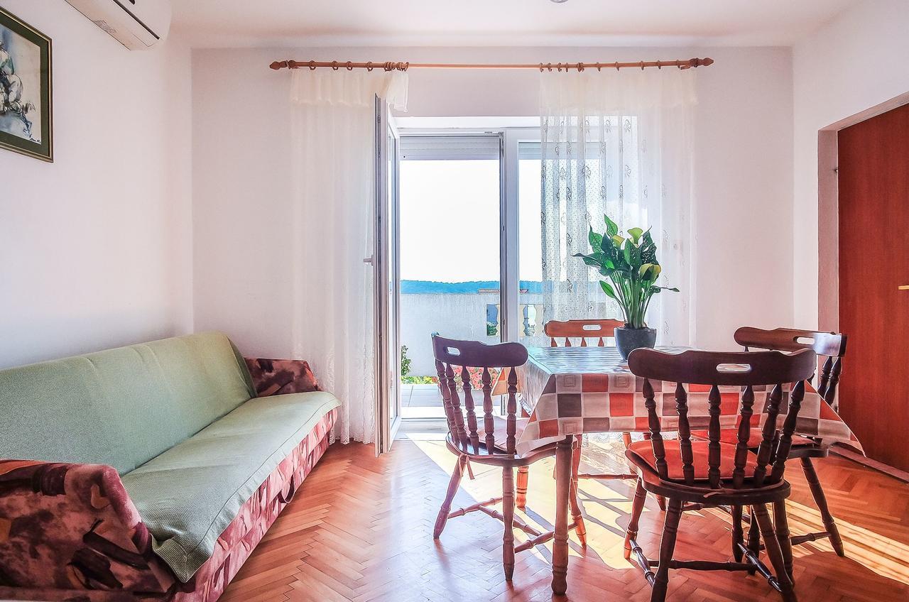Apartments Biserka Barbat na Rabu Exterior photo